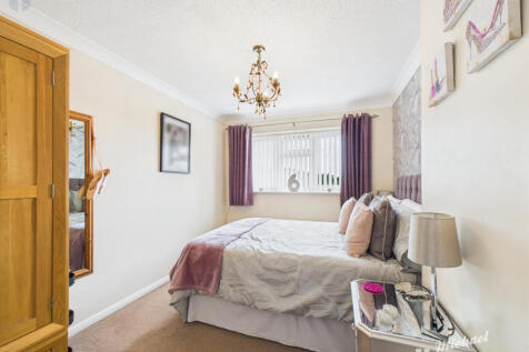 CAM03218G0-PR0690-STILL020