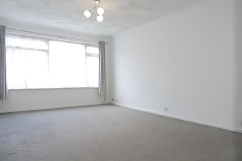 2 Bedroom Flat in EN3 6NL