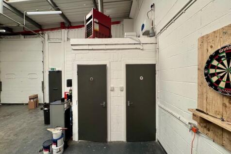 22 Hawthorn Centre 29.jpg