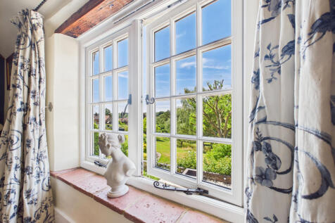 CAM02909G0-PR0442-STILL057