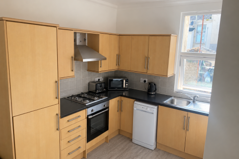House in PL2 1LX