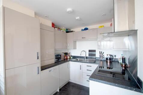 KITCHEN .jpg