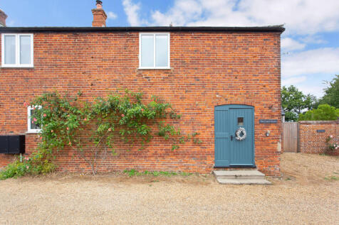 76834_The-Coach-Hous