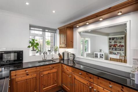 3 Vine Court Rd, TN13 3UU 004.jpg