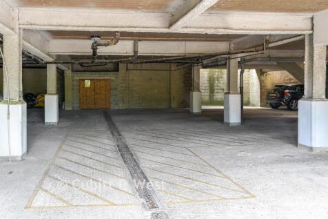 Driveway/Parking