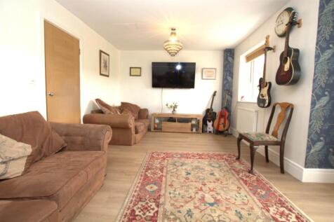 LOUNGE FULL WIDTH.jpg