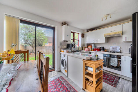 1372584-5-69089c9...