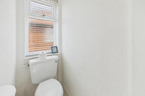 CAM03162G0-PR0353-STILL014