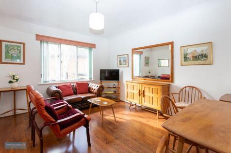 Sitting/Dining Room