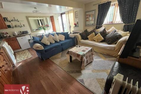 11 Burford Street Hoddesdon via properties estate letting commer