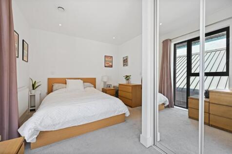 AR - Dauphine House5.JPG