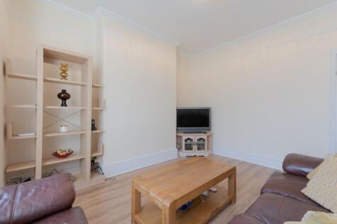 KITCHEN DINER AND LOUNGE