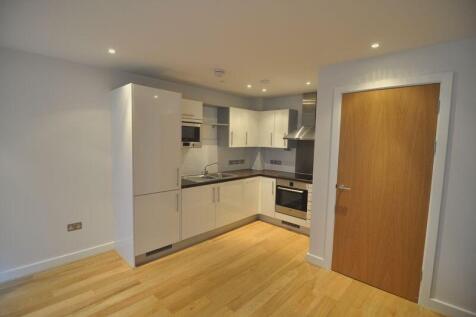 A MODERN contemporary styled STUDIO apartment in the heart of BS1. The location is excellent for the Bristol University, The BRI Hospital, Queens Square and the Harbour district. It is also a SHORT WA