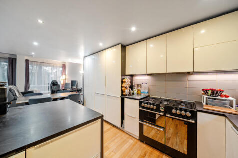 1373566-25-690a38...