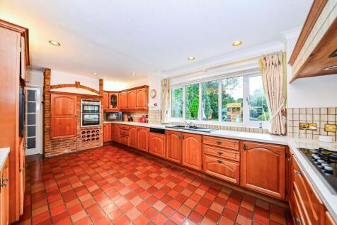 5 bed, 3 bath Detached in Birmingham - Photo 6