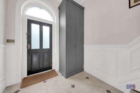 6 Bed, End Terrace, Silsden