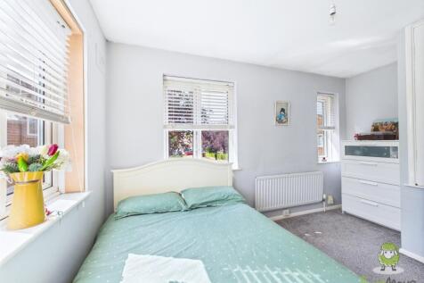 CAM01543G0-PR0135-STILL004