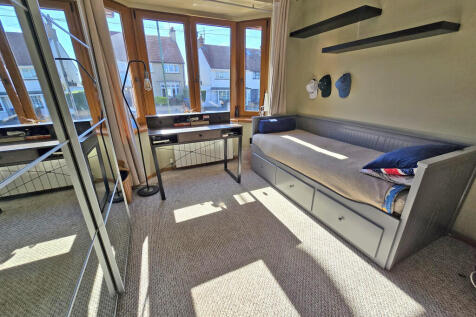 Third bedroom (3)