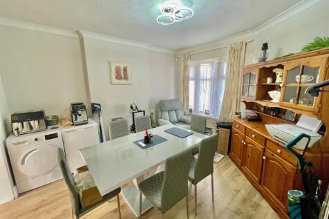 25 Elmroyd Ave Diner.jpg