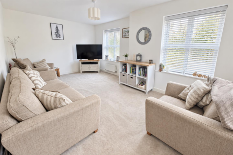 37 James Close, Upton
