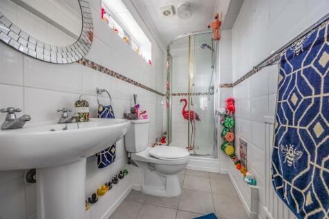 250 Havant Road, Hayling Island-Small-PorticoMarke