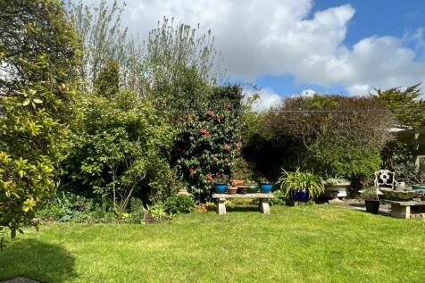 Garden &amp; Parking &amp; Outbuildings