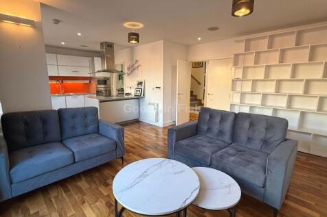 Sixth Floor, 24 Hour Concierge, Duplex Apartment, Canal Views, Two Double Bedrooms, Two Bathrooms, Balcony, Secure Underground Parking, 29/08/2026