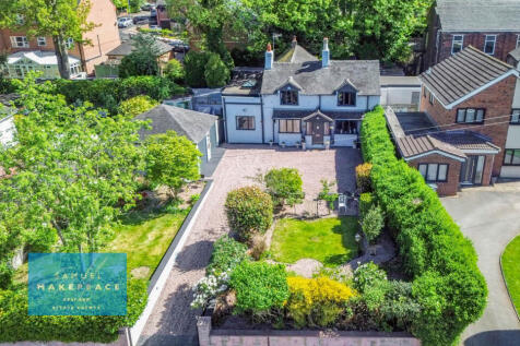 Four Bedroom Detached Period Style Cottage with D