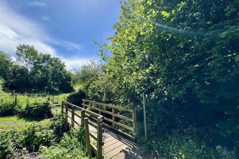 ACCEESS TO OFFAS DYKE FOOTPATH