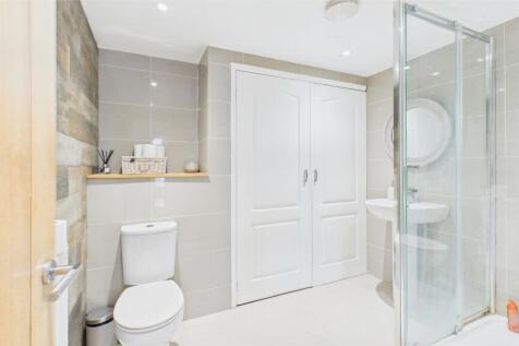 CAM04968G0-PR0044-STILL005