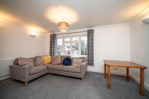 Lounge/Dining Room 1