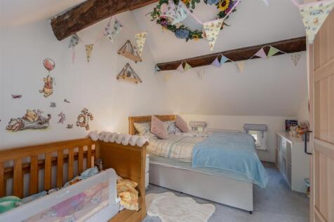 Brook Lane 31 Bedroom 2-2.jpg