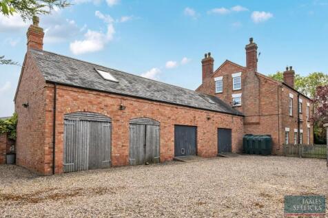 Garaging and store