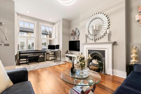 4 bed, 3 bath Semi-Detached in london - Photo 6