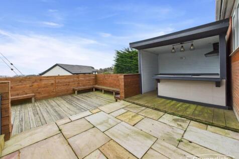 OUTDOOR KITCHEN