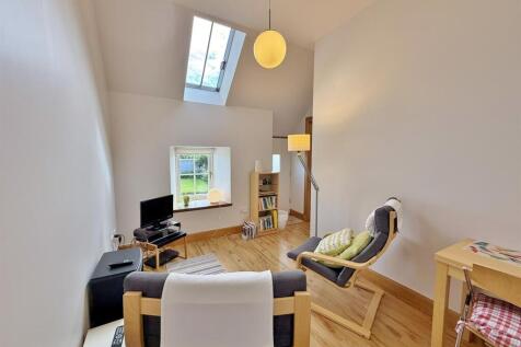 Little Wellingtonia front entrance lounge