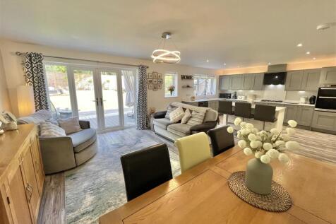 Family/Dining Room & Kitchen