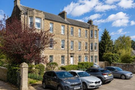 Spacious and well-presented furnished two-bedroom first-floor flat in the highly desirable Murrayfield area of Edinburgh. The property offers generous and flexible accommodation extending to approxima