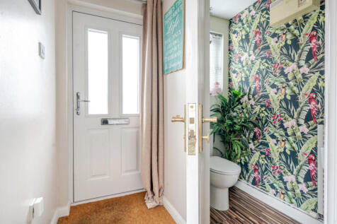 1346585-7-68b9849...