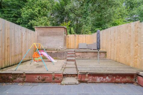 14 Neath Court-13.jpg