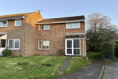 3 Bedroom End Terrace House For Sale