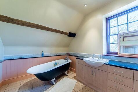 2ND FLOOR BEDROOM 5 EN-SUITE