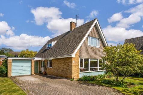 16 Fosseway Drive