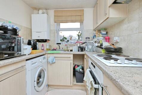 2-Bed At Caddow Road