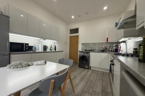 79 Colum Road Kitchen Angle