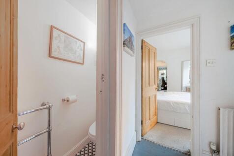 Seperate Guest WC