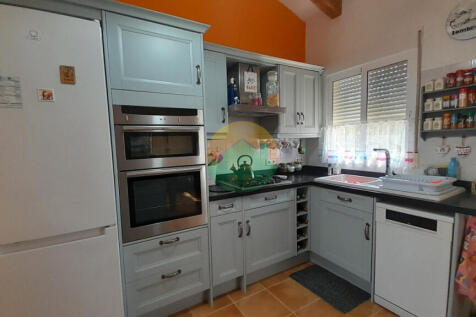 3 Bedroom Semi-Detached For Sale-PIN21-14