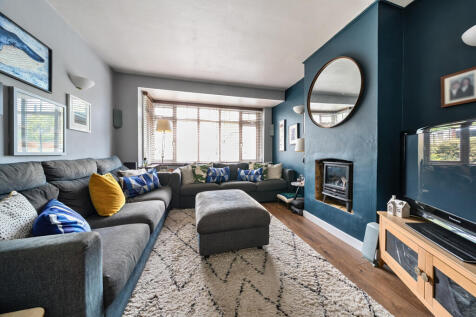 1297553-9-682f2df...