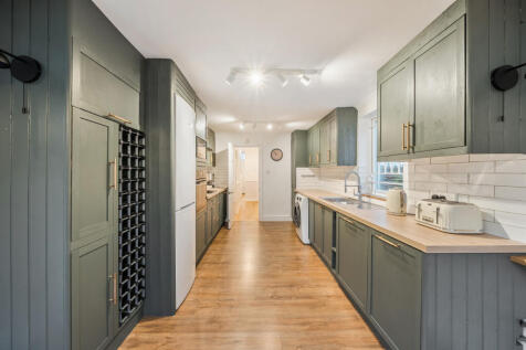 1383990-8-692d67f...