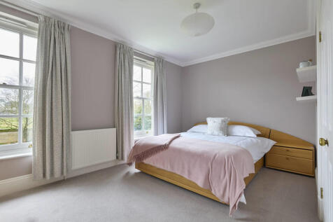 Holly_House_Worli...